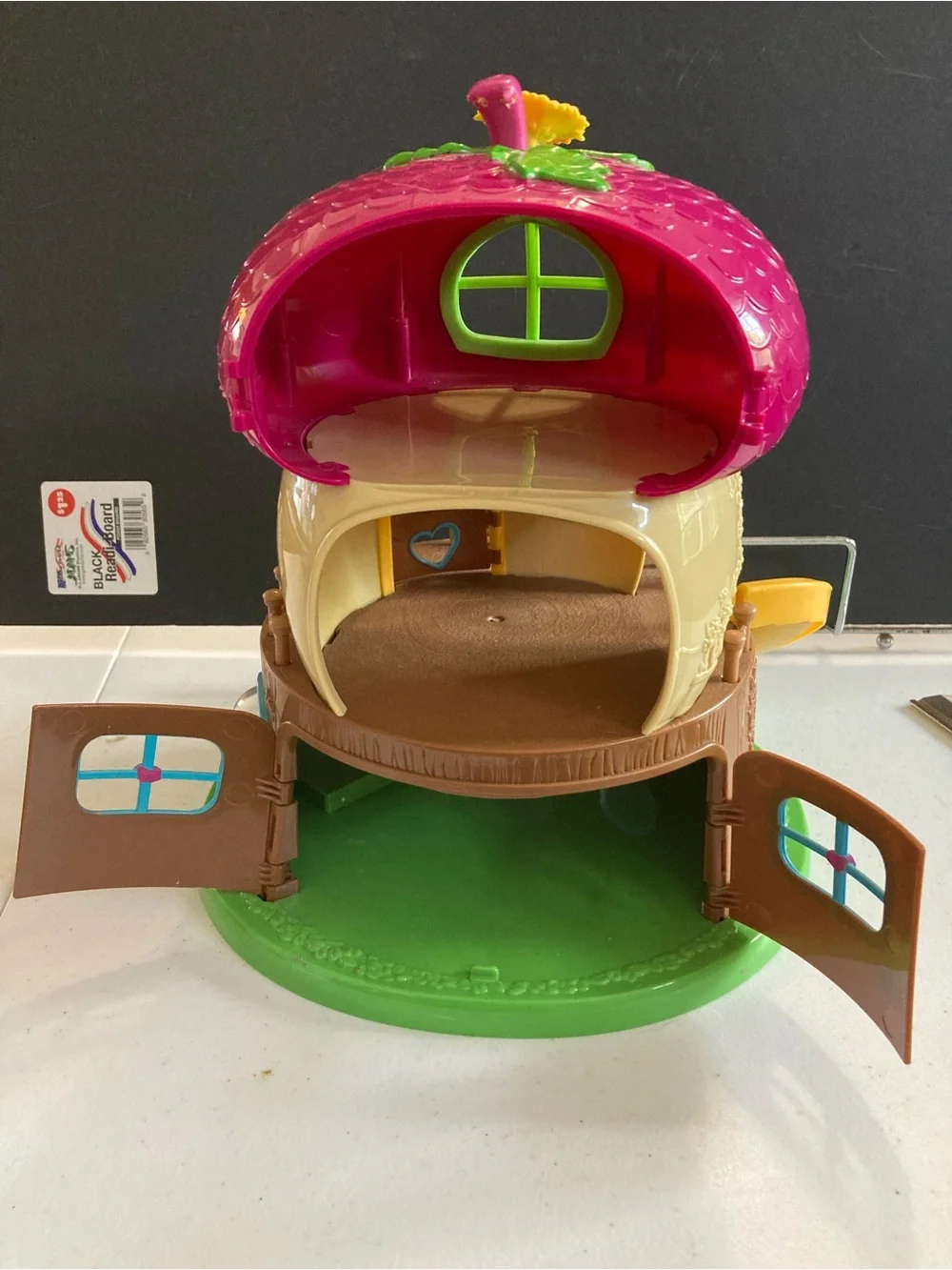 Woodzeez Acorn Treehouse Mushroom Playhouse Adventure Toy Li- Pink & Yellow